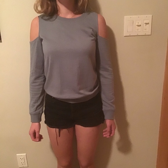 Garage Tops - 🌸2/$20 Garage Cold Shoulder Top